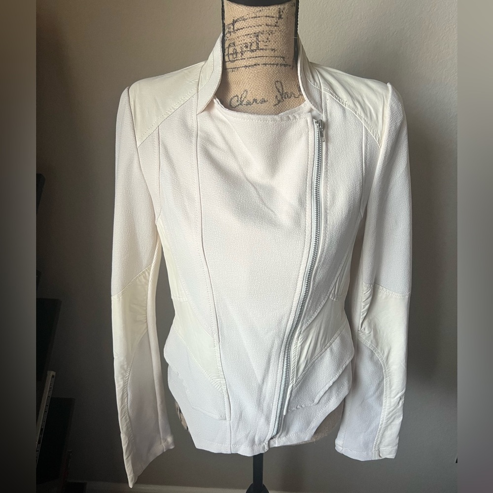 Foreign exchange cream colored jacket with asymmetrical zipper